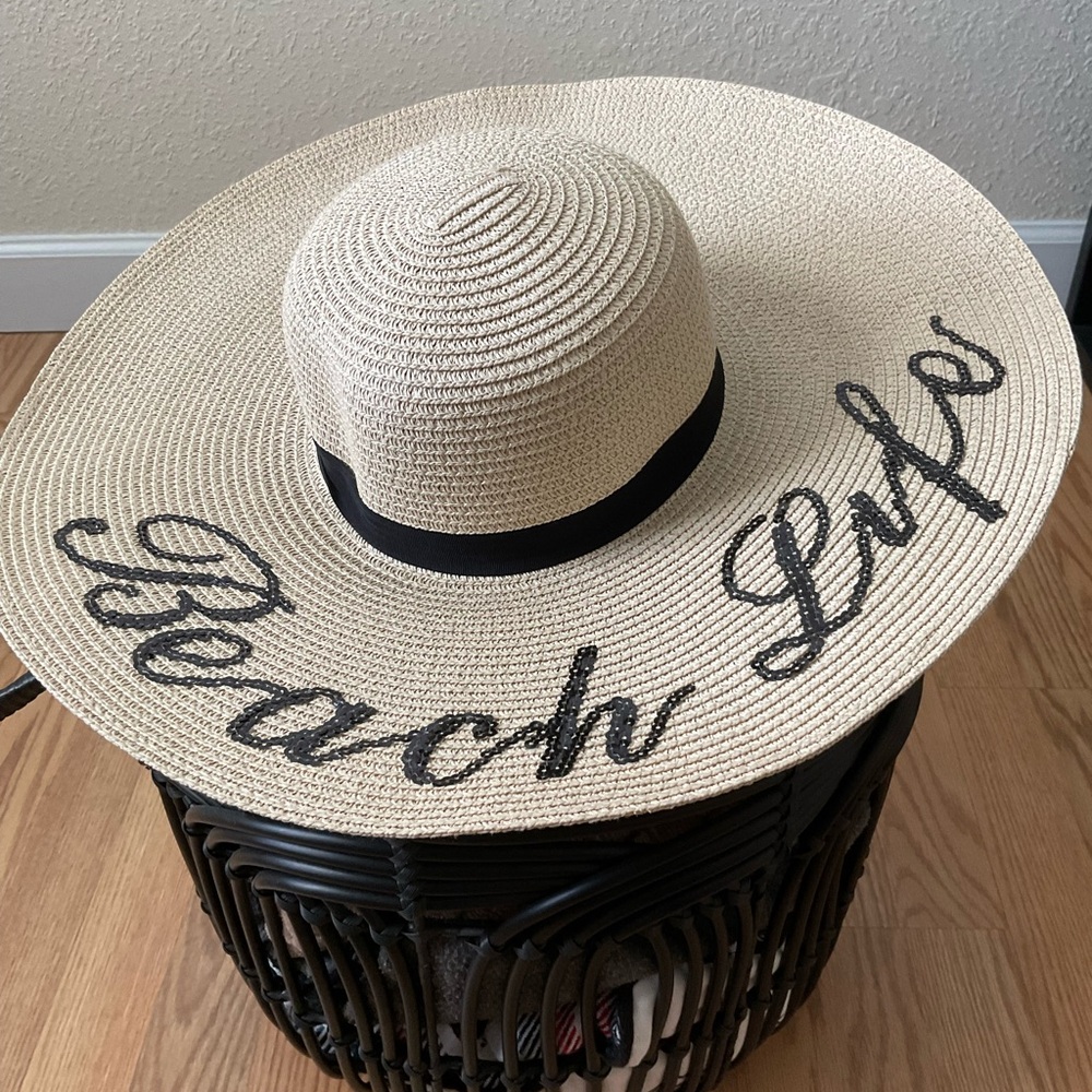 NWOT ‘Beach Life’ Wide Brim Straw Hat, Adjustable - Picture 2 of 6